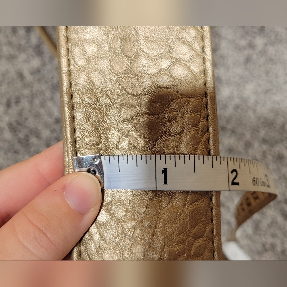 S & Co Champagne Crossbody Zip Purse - Picture 5 of 7